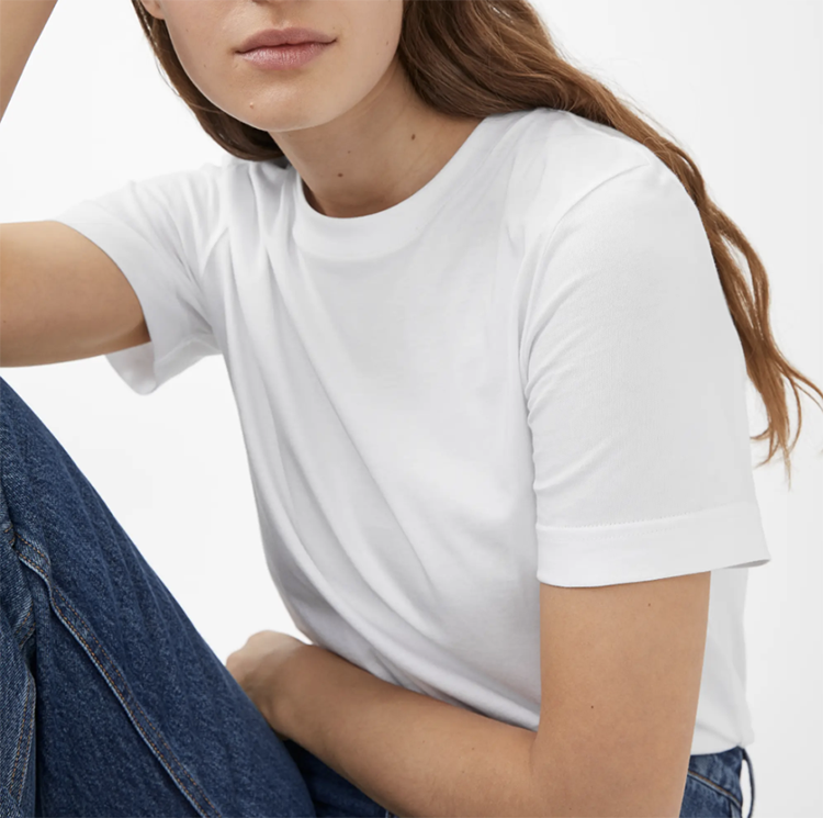 15 Hvide T-shirts til - Hvilken model passer til