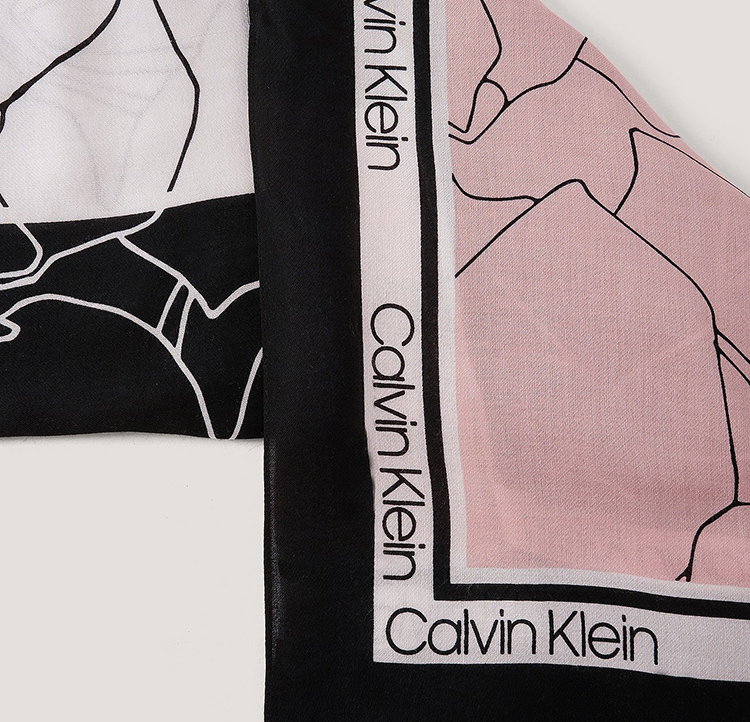 Smukt lyserødt Calvin Klein tørklæde