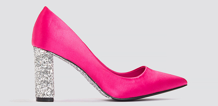 Højhælet sko i pink satin med glimmerhæl