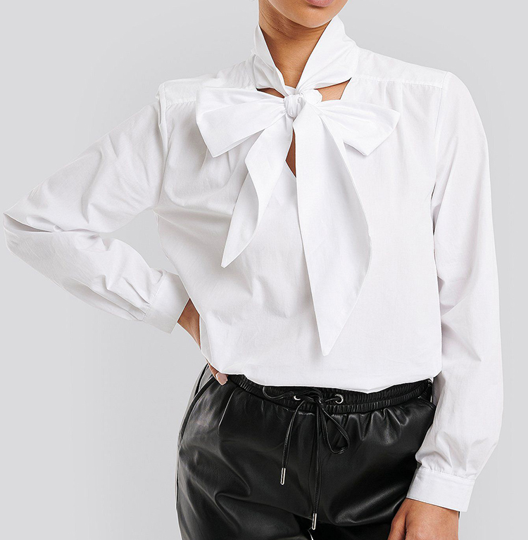 Klassisk hvid skjorte med stor sløjfe