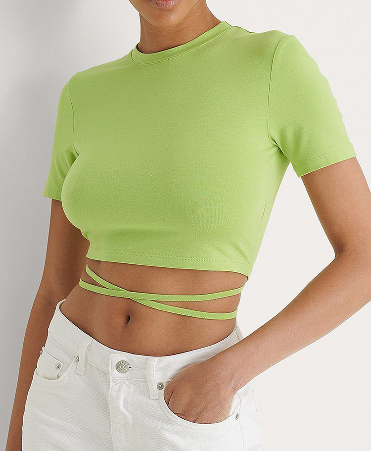 Limegrøn t-shirt med åben ryg og snøre