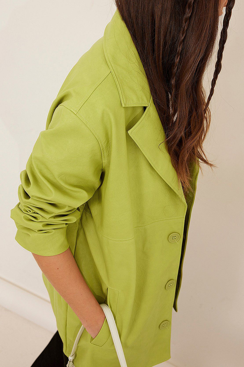 Grøn kort jakke til damer i PU læder
