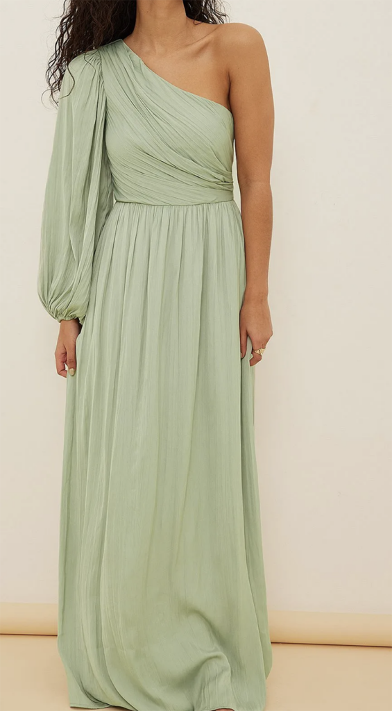 Lang lysegrøn kjole i græsk gudindestil
