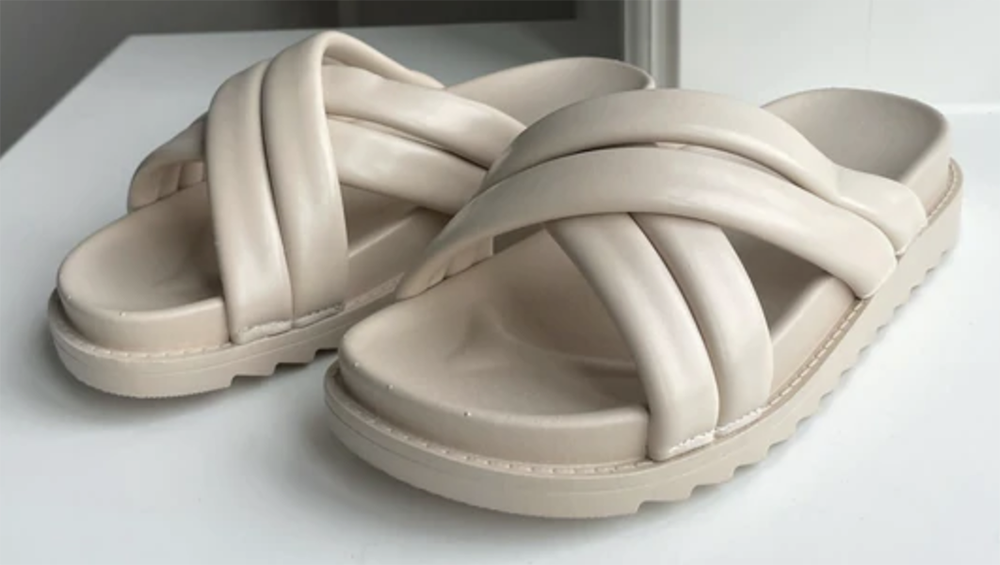 Søde og minimalistisk slip on sko i PU læder