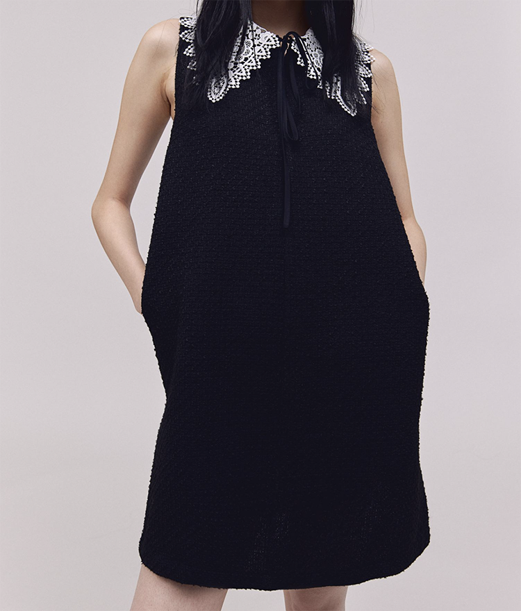 Klassisk Sort Sommerkjole med Delikat Blondeværk