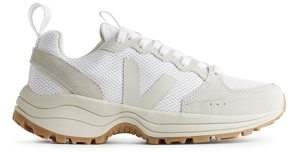 Lækre hvide VEJA sneakers med beige læder detaljer