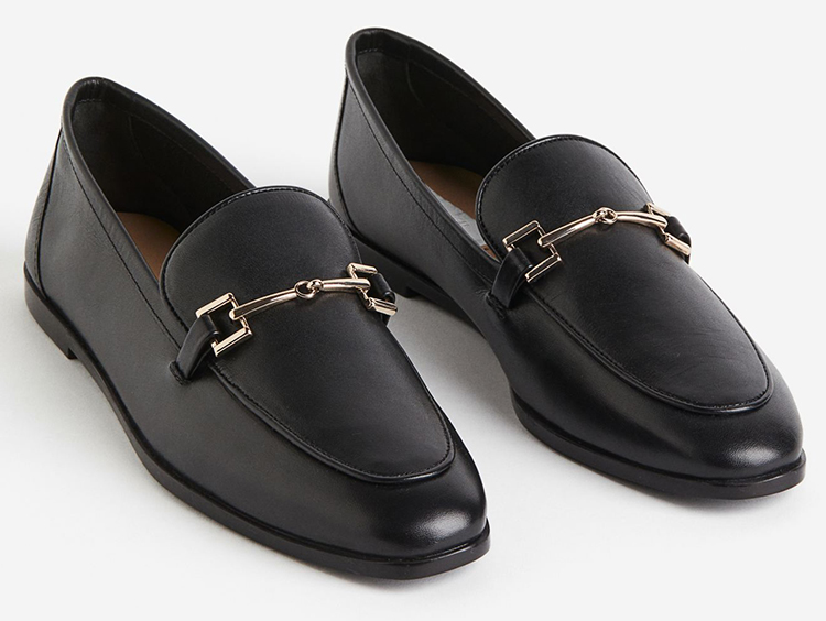 Sorte Loafers med Sølvkæde til den Elegante Dame