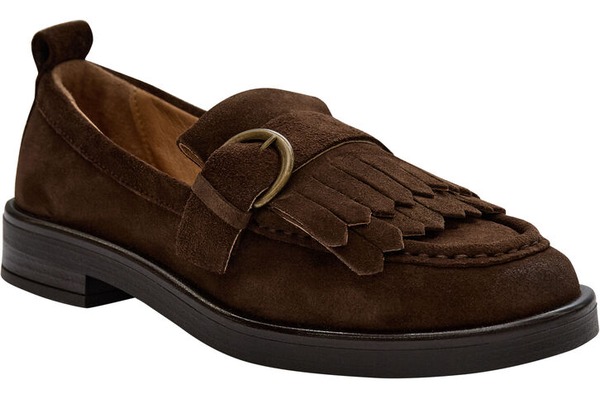 Brun ruskindsloafer med frynser og spænde fra Pavement