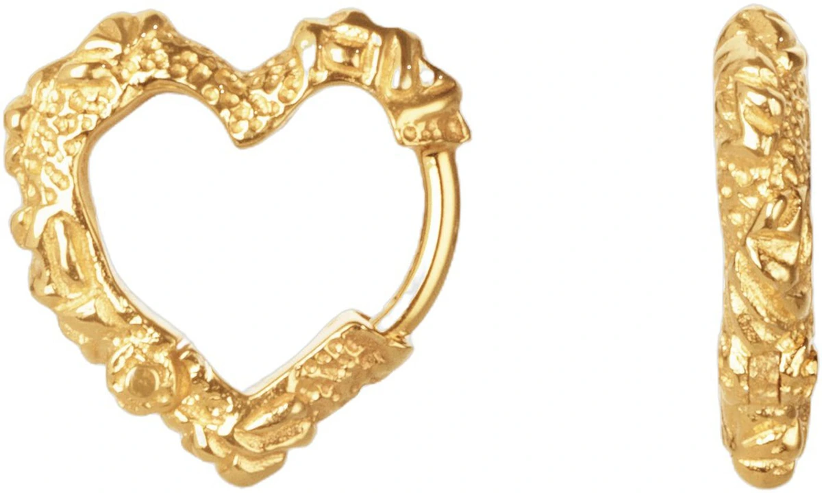 Forgyldte hjerteformede hoops fra Camille Brinch