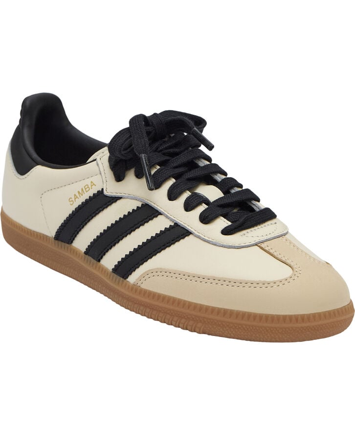 Cremefarvet adidas Samba OG W med sorte striber og brun gummisål