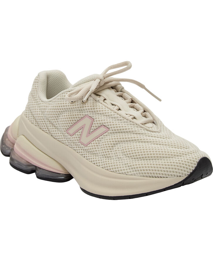 Beige New Balance ABZORB 5030 med rosa logo og markant sål