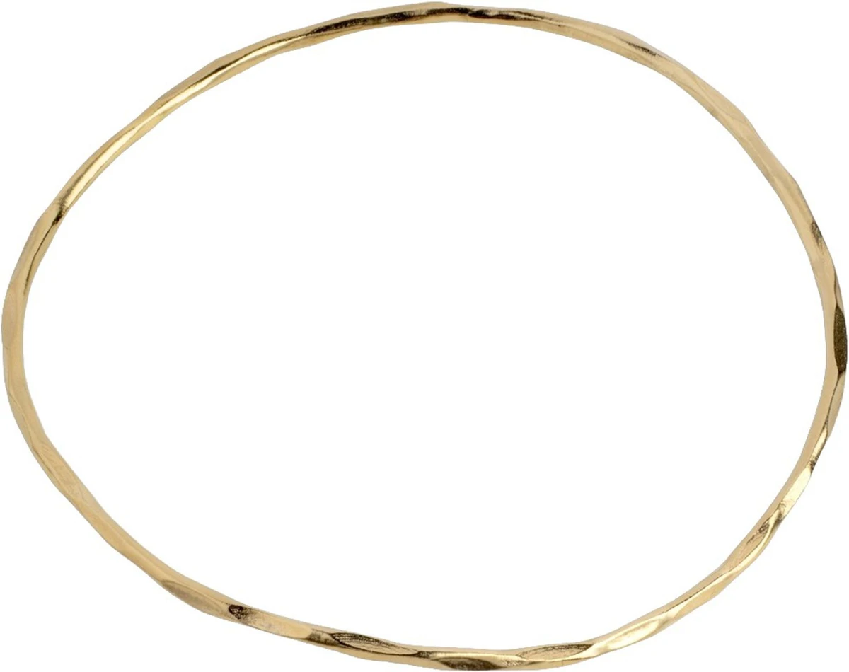 Guldbelagt armbånd med hamret overflade fra ENAMEL Copenhagen