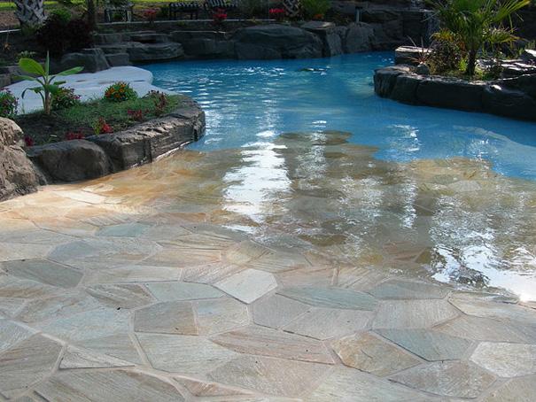 Walk-in swimmingpool