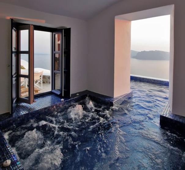 Indendørs og udendørs pool