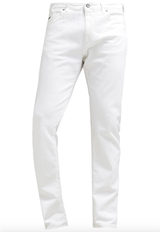 Et superminimalistisk outfit i sort og hvid