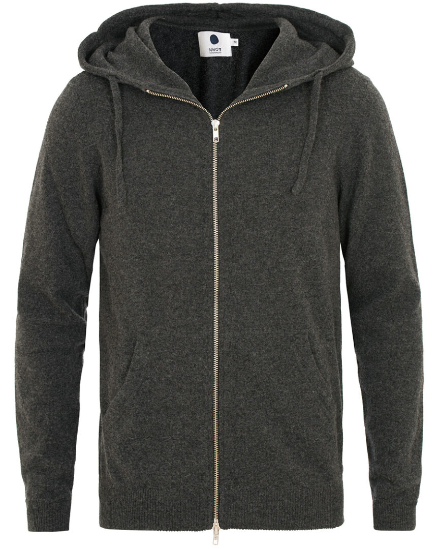 grå hættetrøje mænd