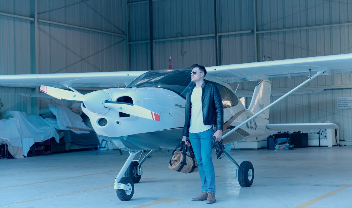 Pilotjakken Lever Videre: 7 Læderjakker med Vinger i Ryggen