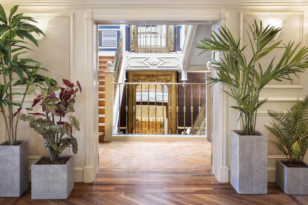 Catalonia Las Cortes, Madrid