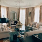 Hoteller i Paris — elegant parisisk hotelværelse