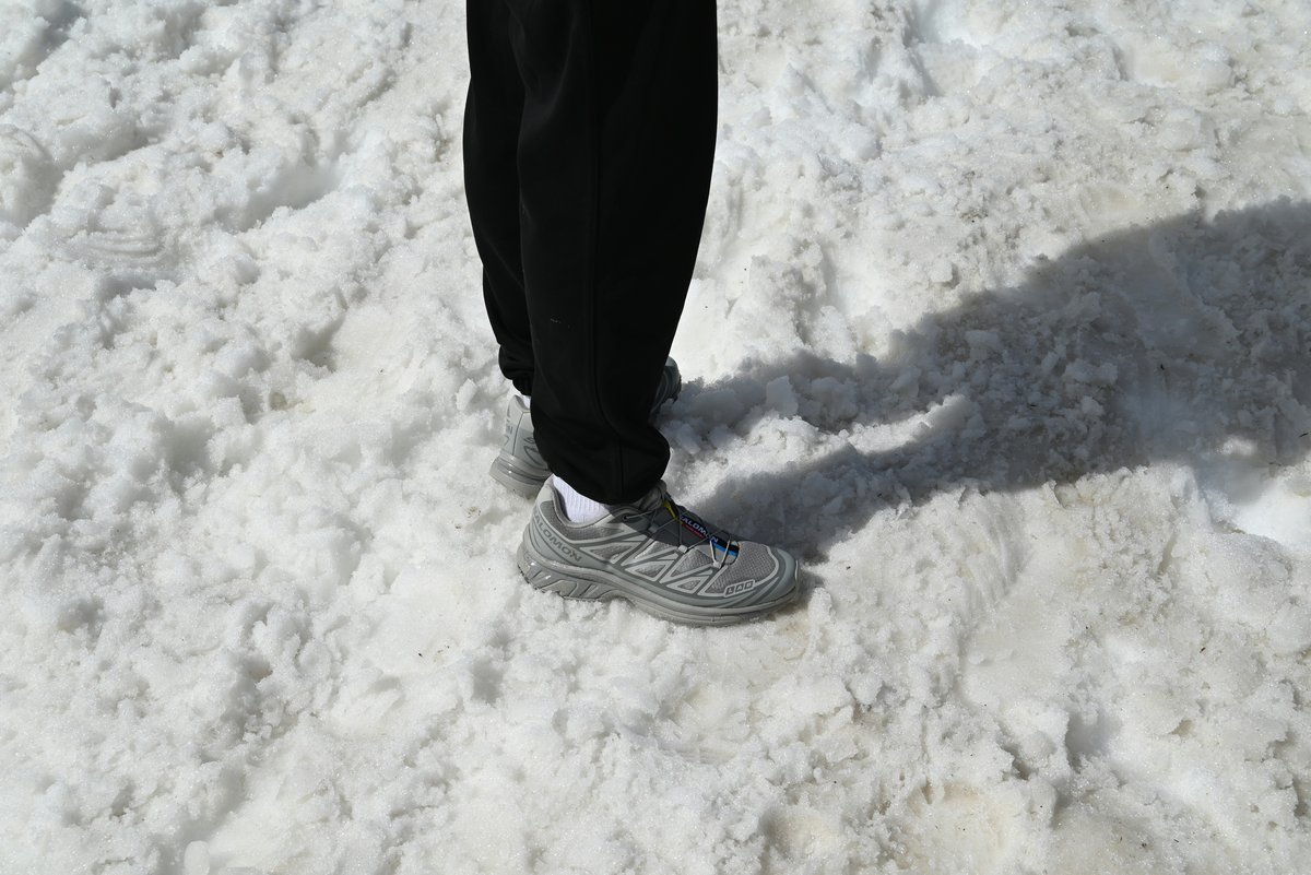 Salomon sneakers on foot i street style look