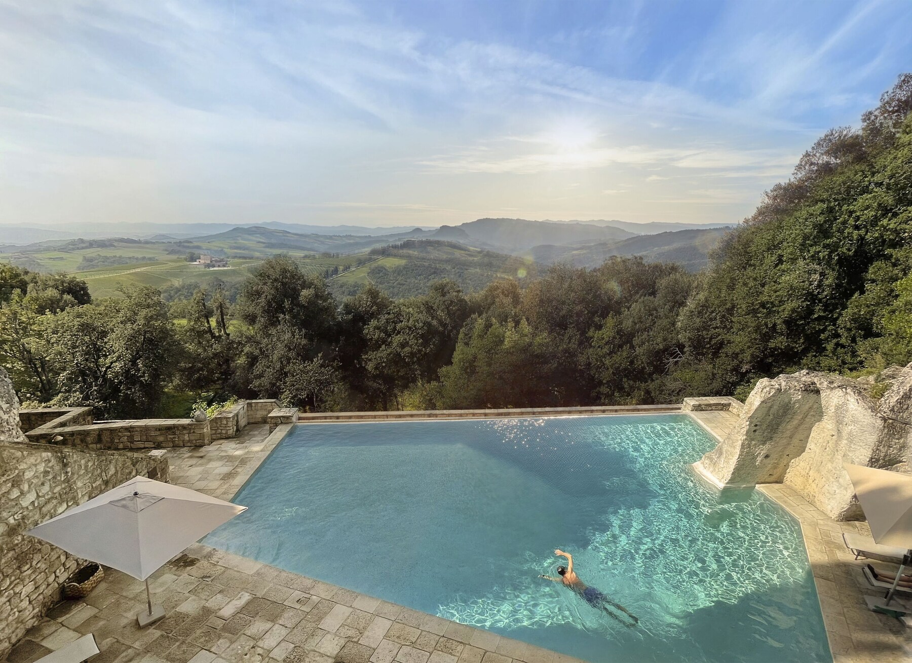 Pool og udsigt på Borgo Pignano Volterra Tuscany