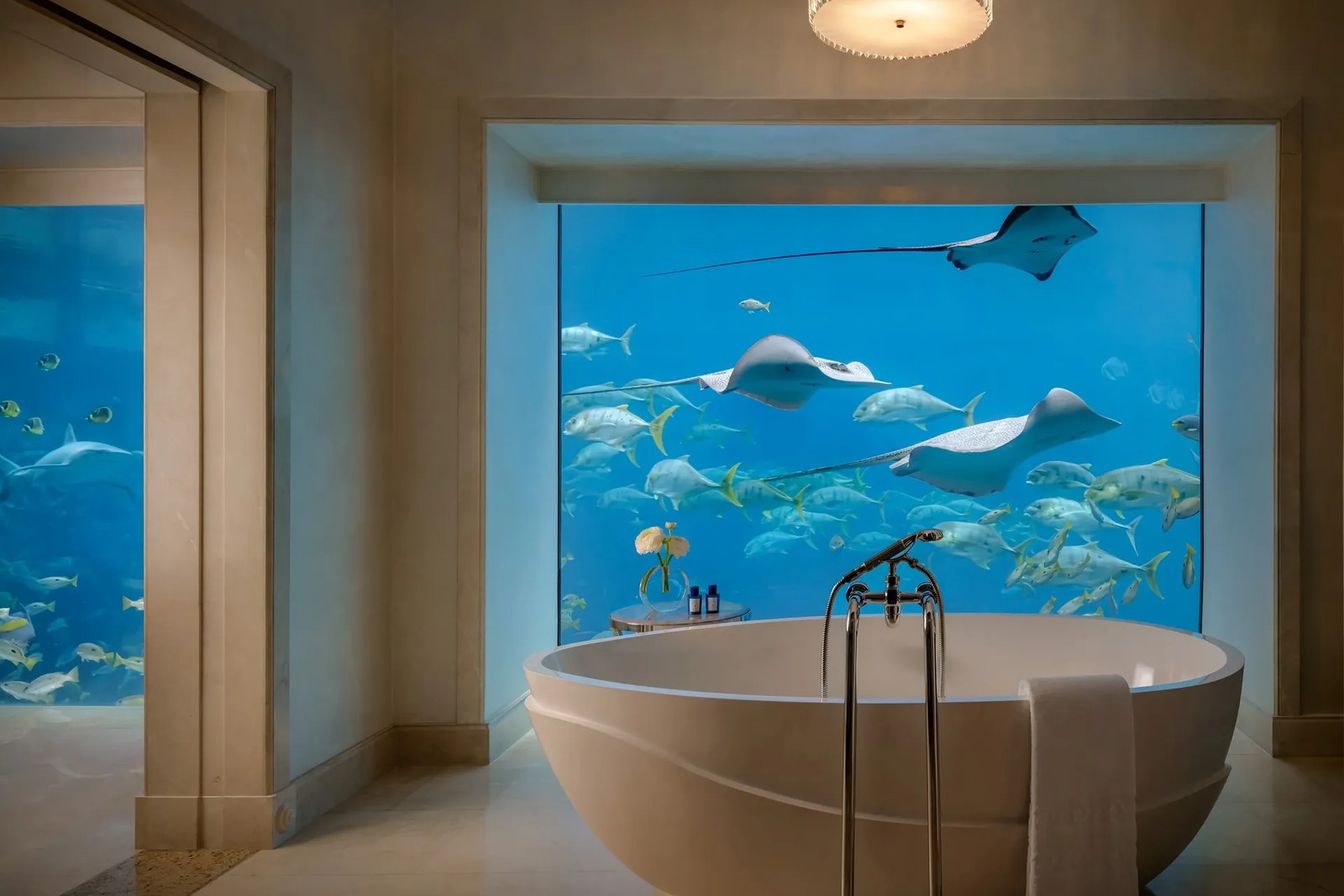 Atlantis The Palm Underwater Suite badeværelse