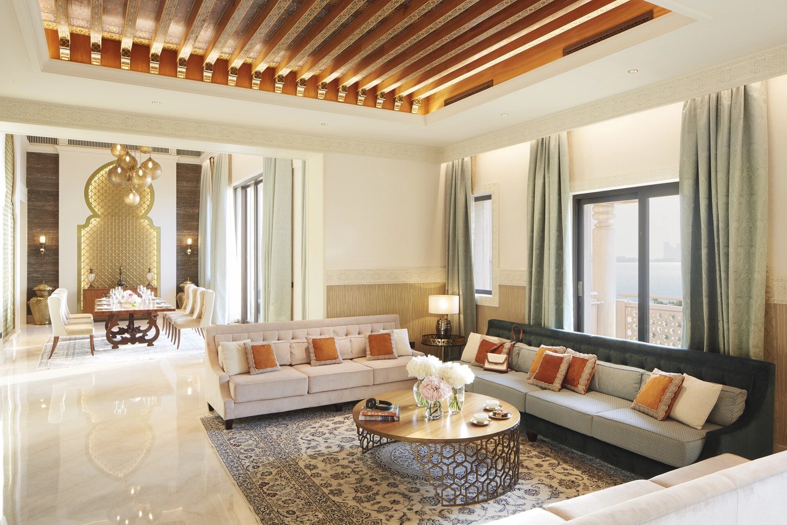 Jumeirah Al Qasr royal suite lounge