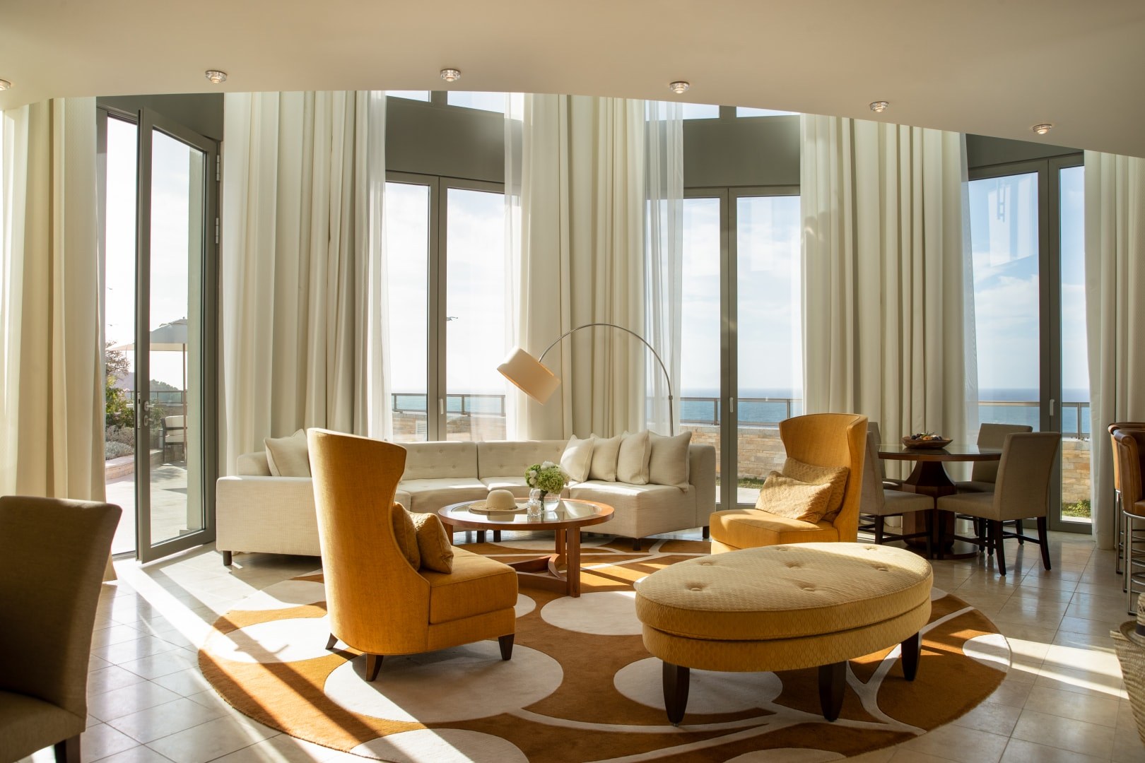 Jumeirah Mallorca suite lounge med havudsigt