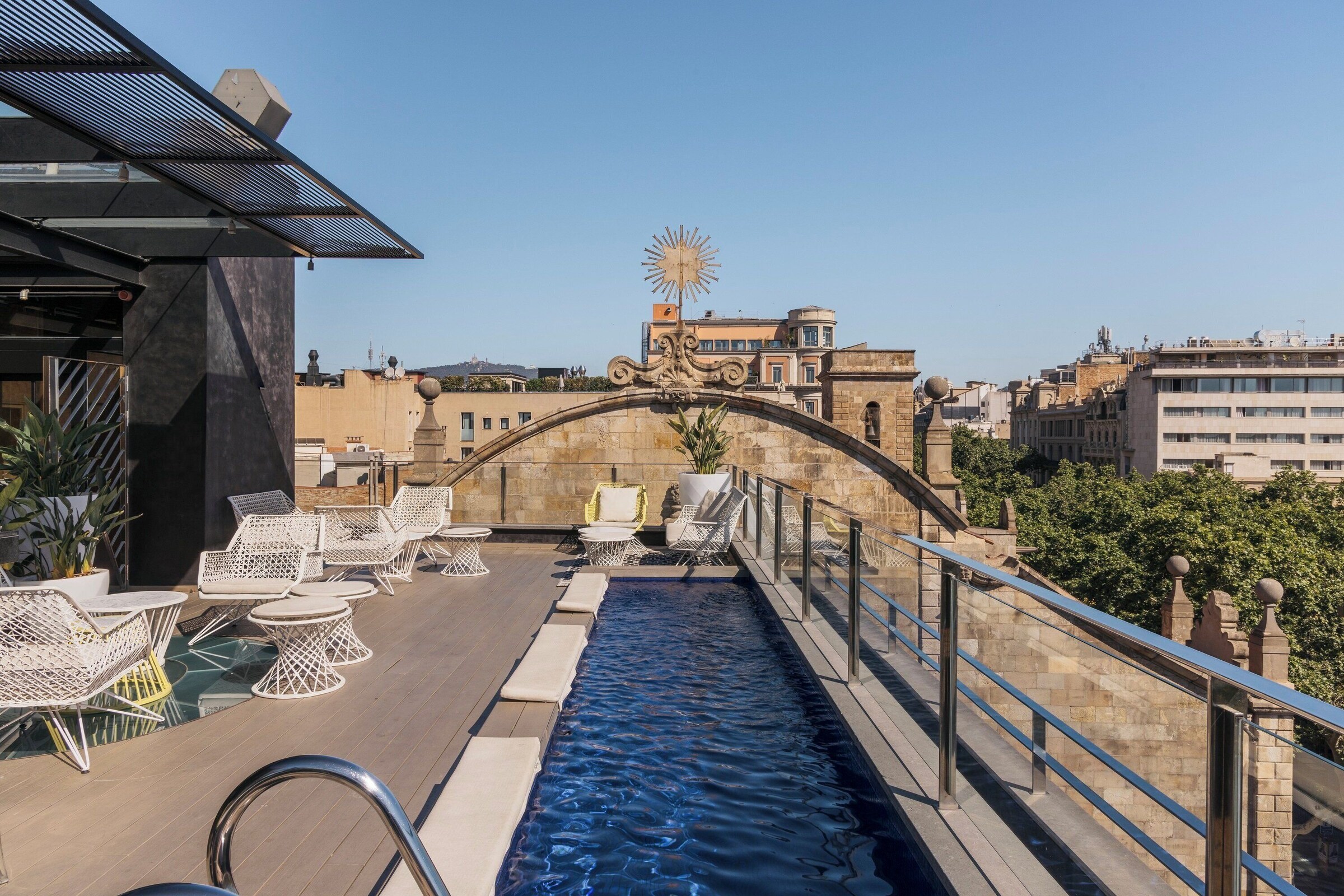 Rooftopterrasse hos Hotel Bagues tæt ved La Rambla i Barcelona