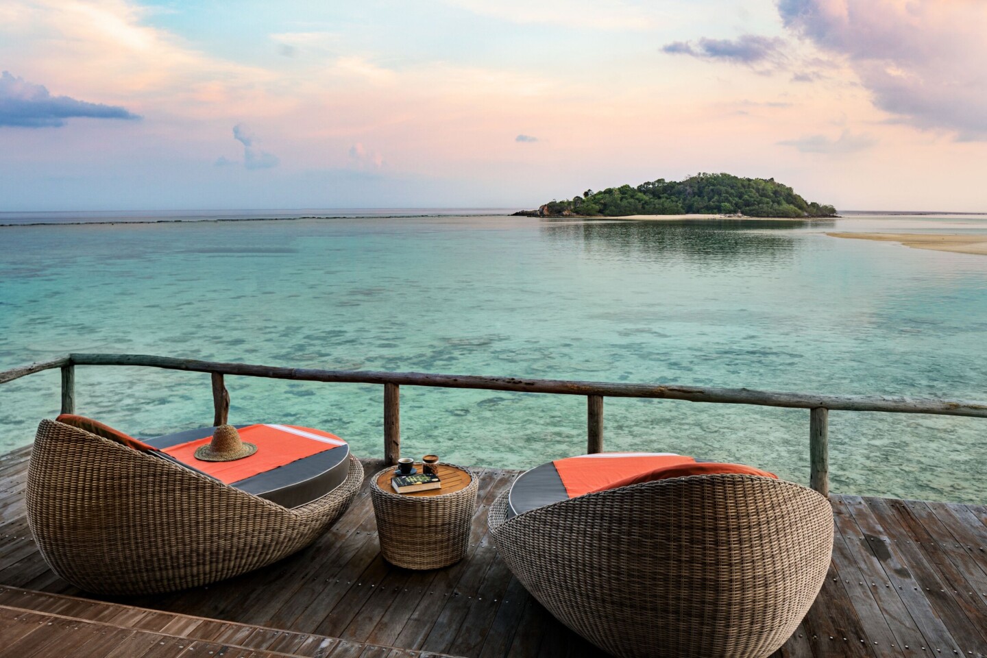 Privat lagune og terrasse ved Bawah Reserve i Indonesien