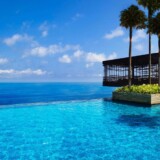 Infinity pool og havudsigt ved Alila Villas Uluwatu på Bali