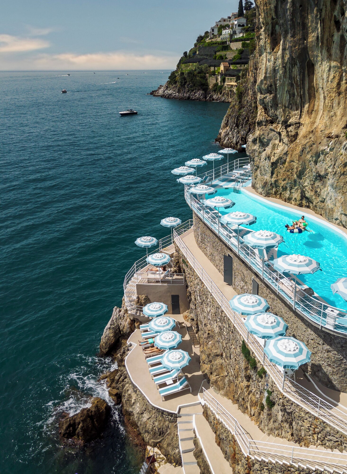 Klippepool hos Hotel Miramalfi i Amalfi på Amalfikysten