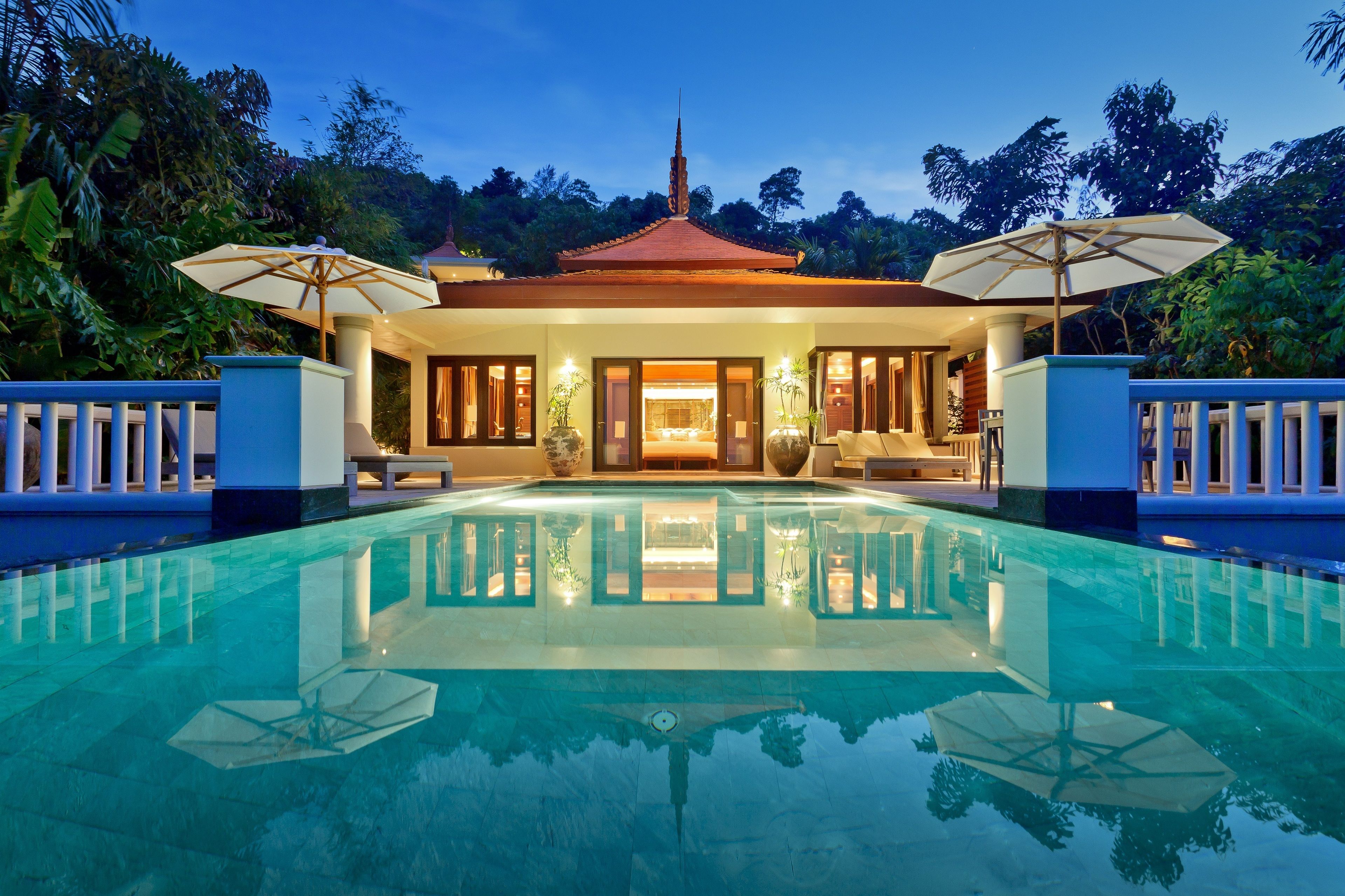 Poolvilla med havudsigt hos Trisara på Phuket