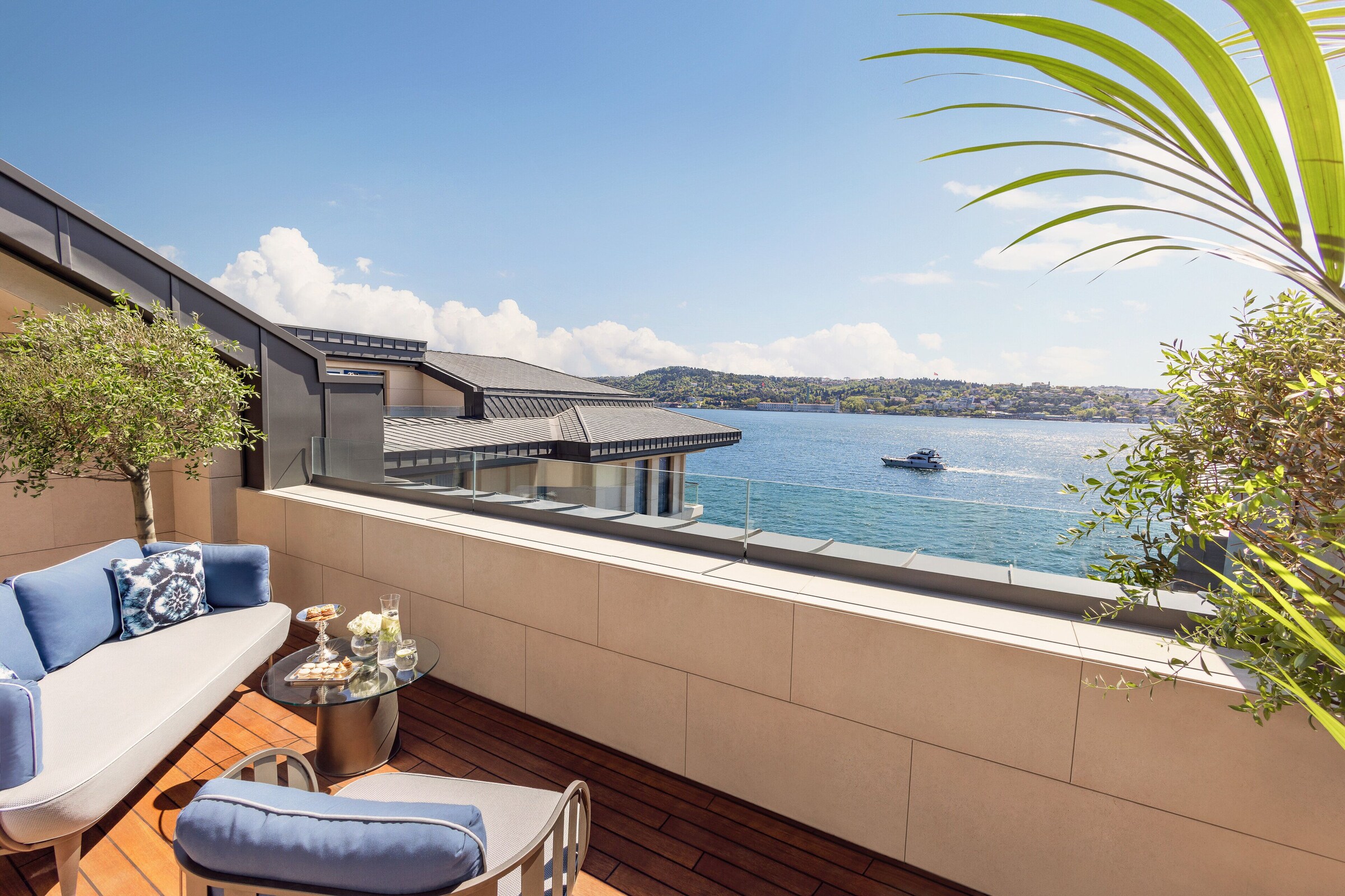 Balkon og Bosporusudsigt ved Mandarin Oriental Bosphorus Istanbul