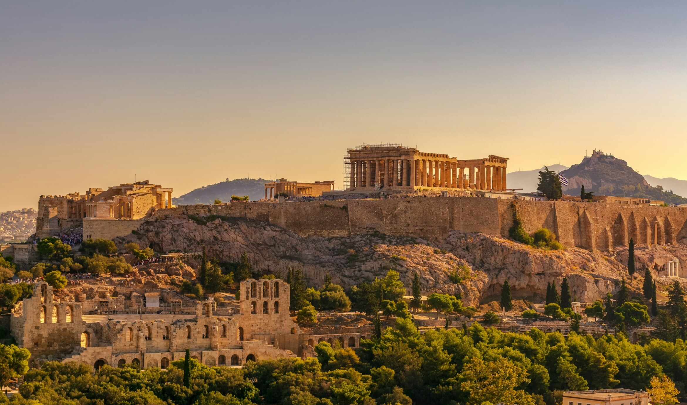 Akropolis i Athen set i gyldent lys