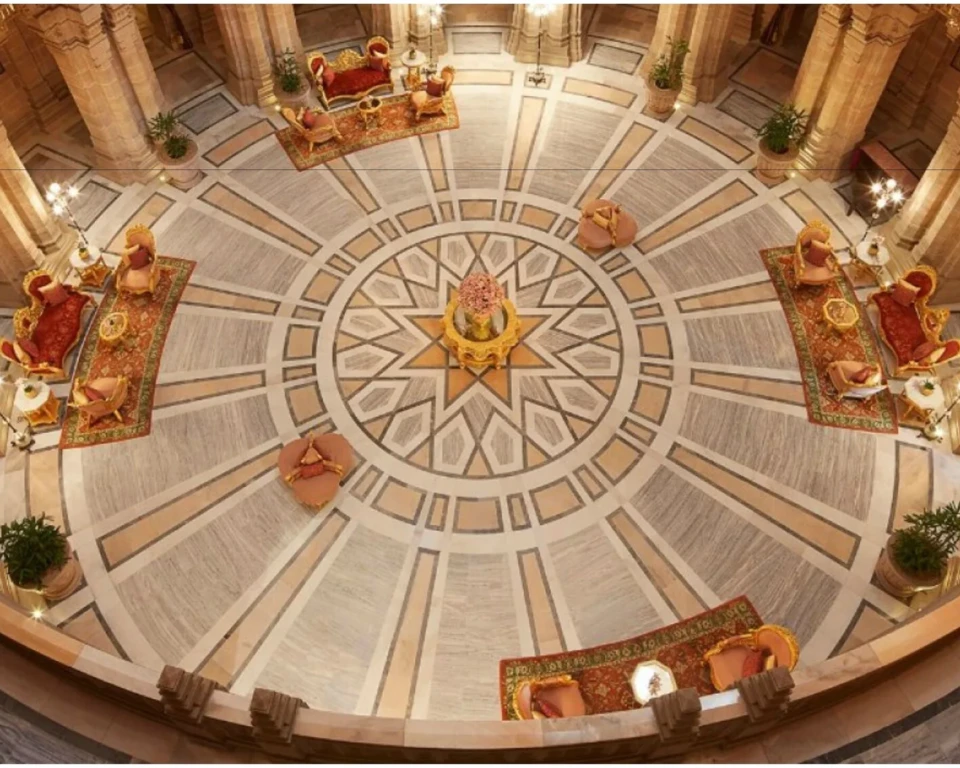 Den store kuppelsal på Umaid Bhawan Palace i Jodhpur