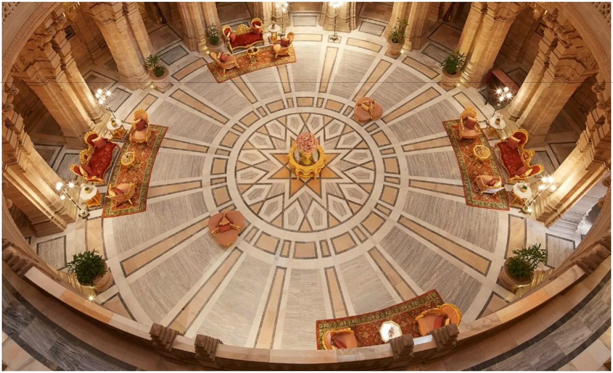 Den store kuppelsal på Umaid Bhawan Palace i Jodhpur