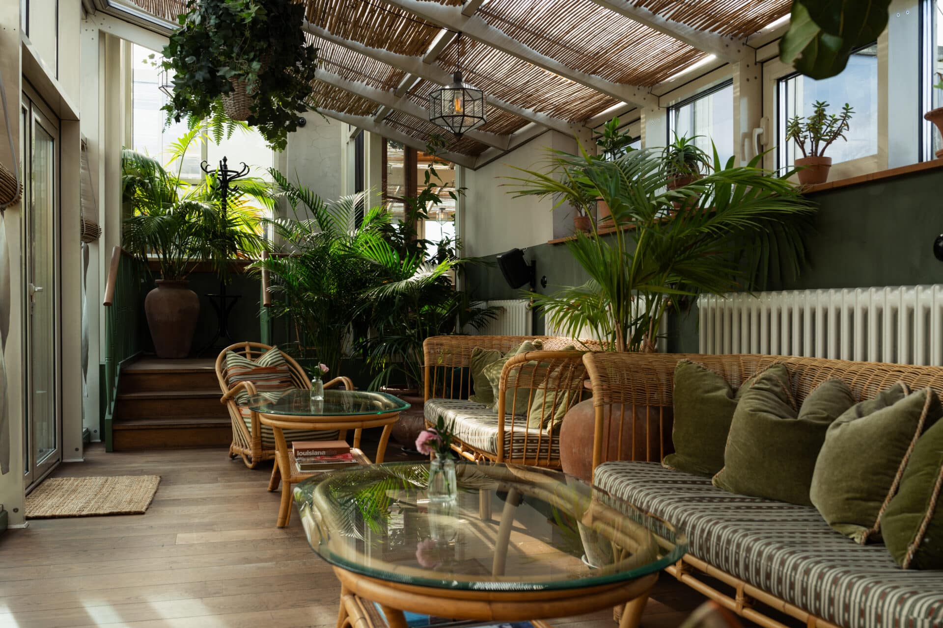 Gårdhave og lounge på Hotel Sanders i København