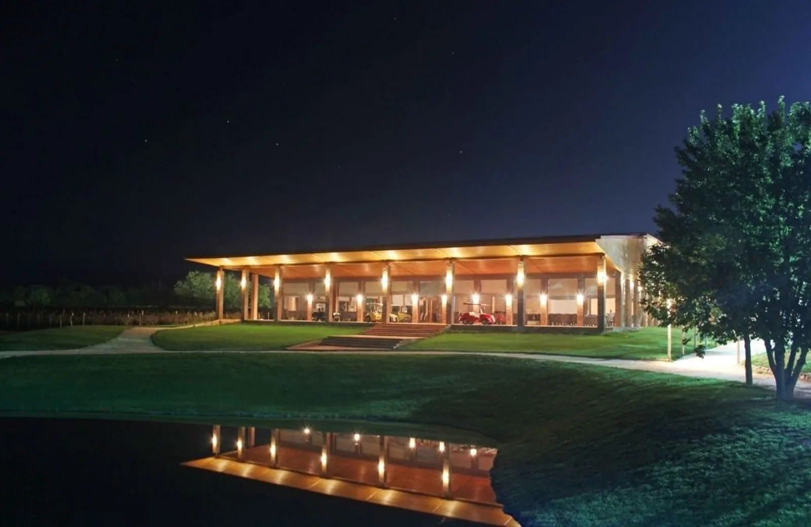 Ambassadori Kachreti Golf Club i Kakheti set i aftenlys