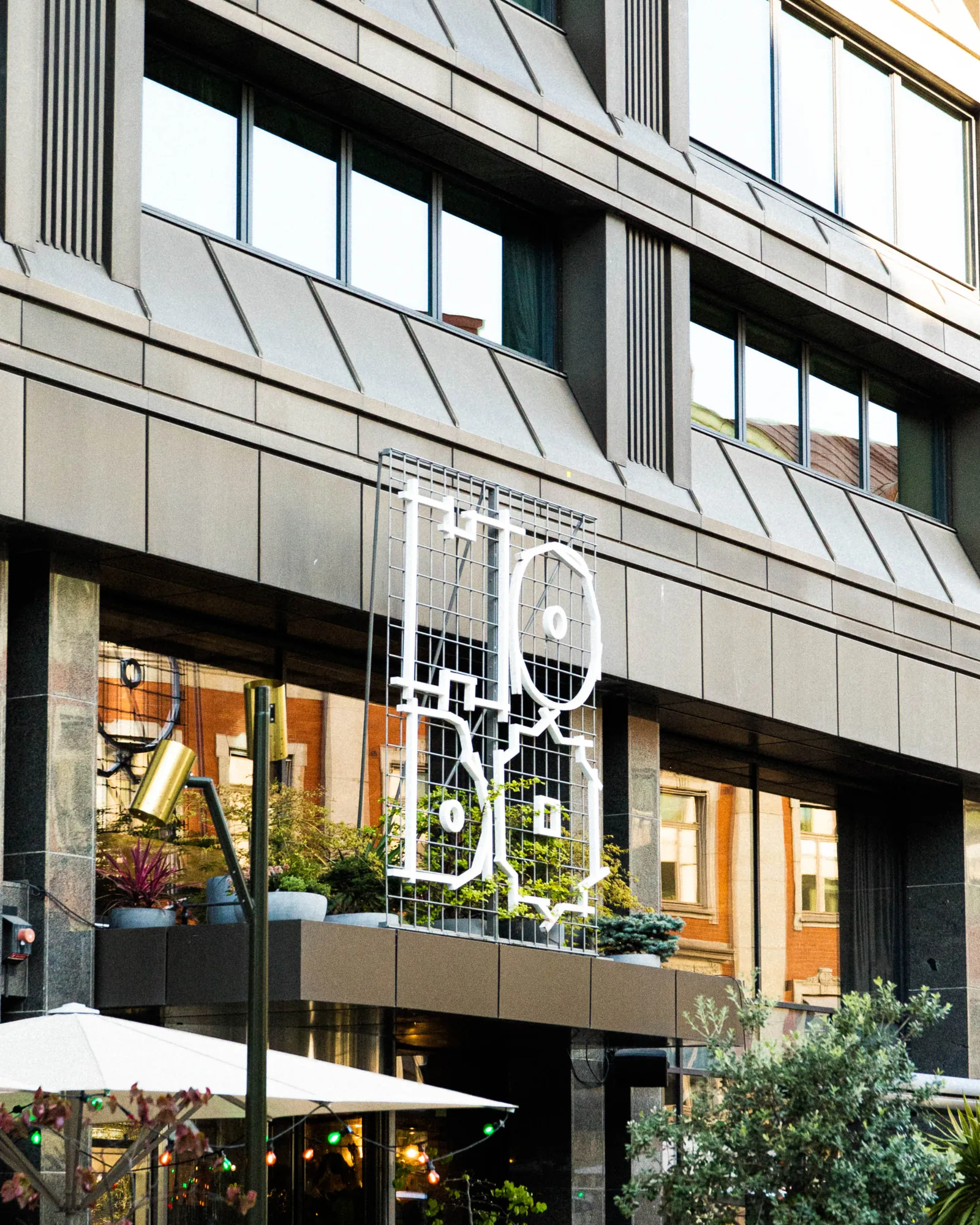 Facade og indgang på Hobo Hotel i Stockholm