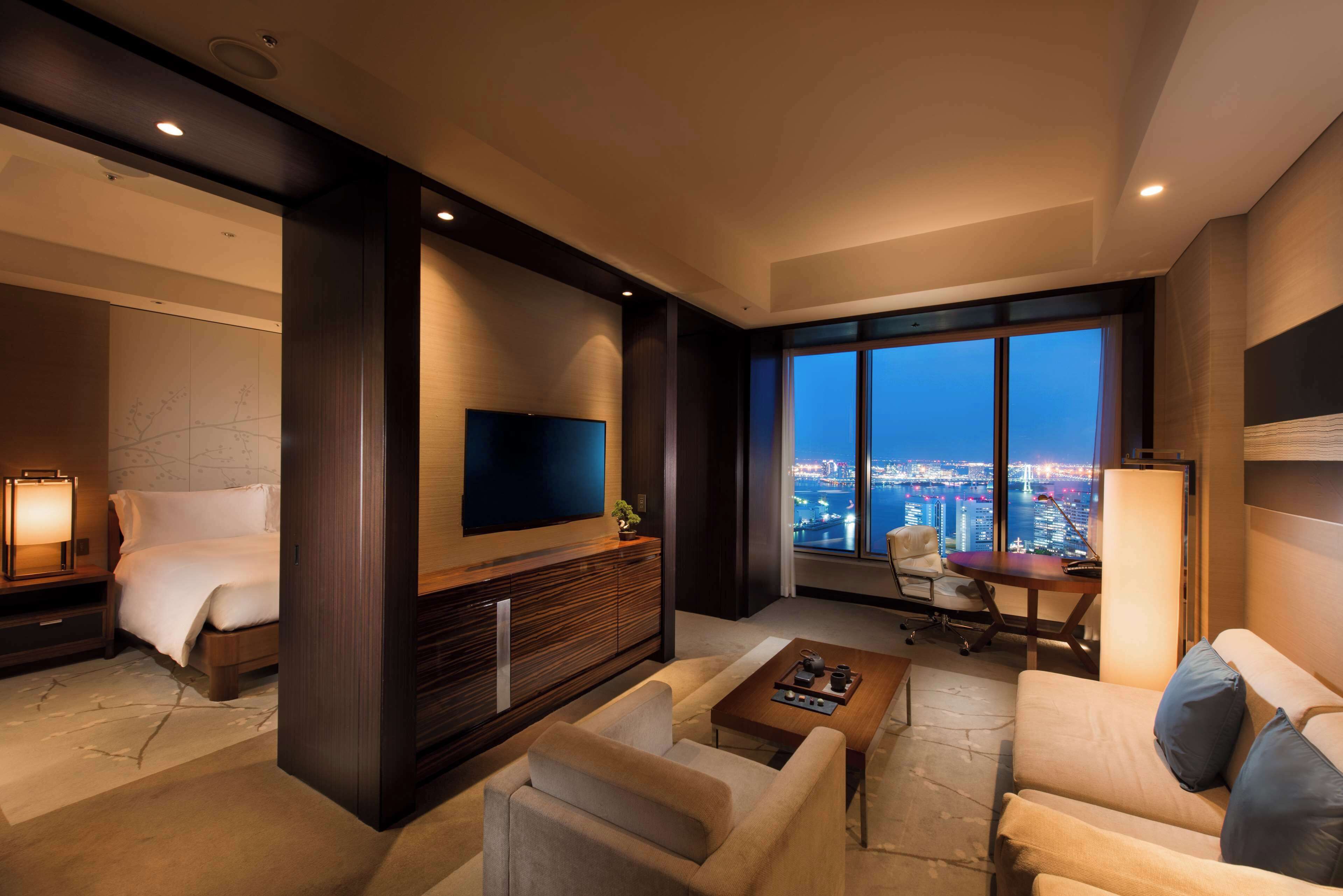 Suite med udsigt over Tokyobugten på Conrad Tokyo
