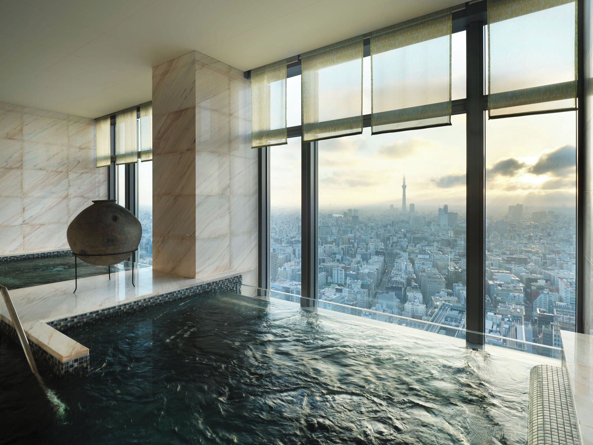 Pool med udsigt over Tokyo på Mandarin Oriental Tokyo