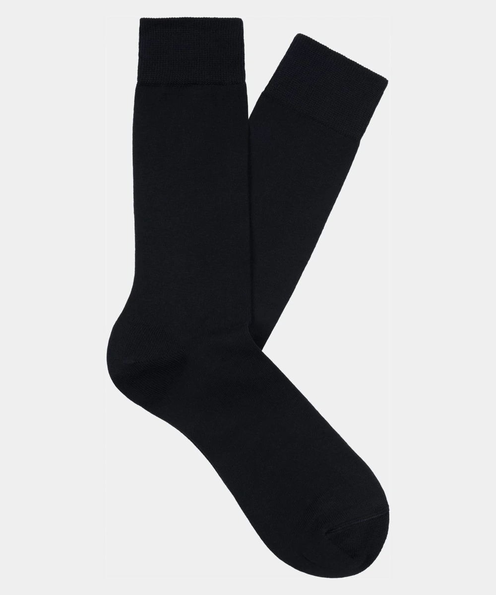 Navy ribstrikkede strømper fra Suitsupply